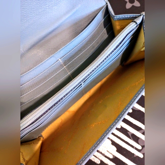 Salvatore Ferragamo Long Leather Wallet EUC - Picture 9 of 16